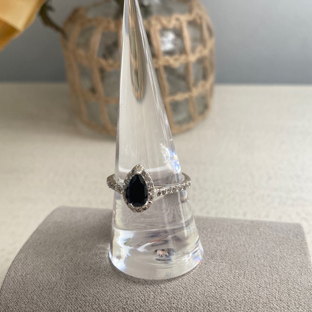 Size 9 925 Silver Ring - image 1